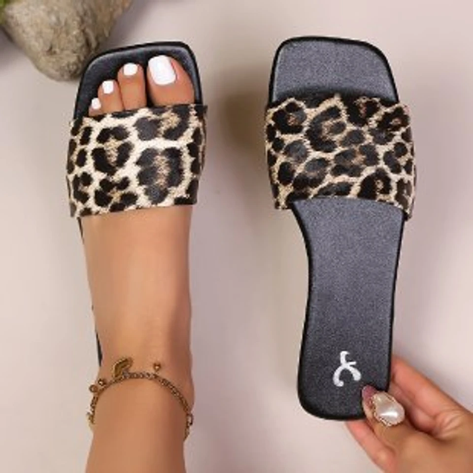 New 2026 Summer Flat Leopard Print Slip-On Comfortable Versatile Women's Flat Trendy